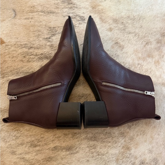 Everlane Boss Boot in Burgundy, very good condition. - Picture 5 of 5